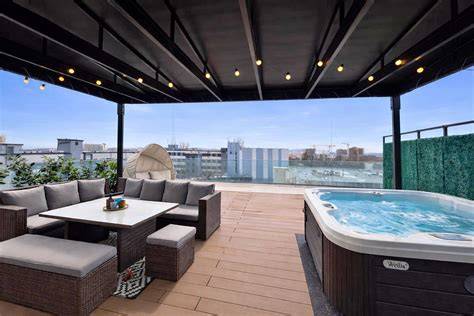 Penthouse tetőterasz, napozó és outdoor office