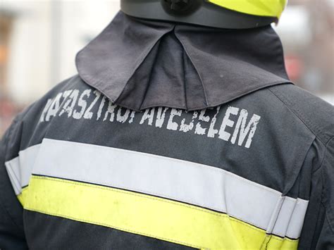 Rongálás debreceni társasházban